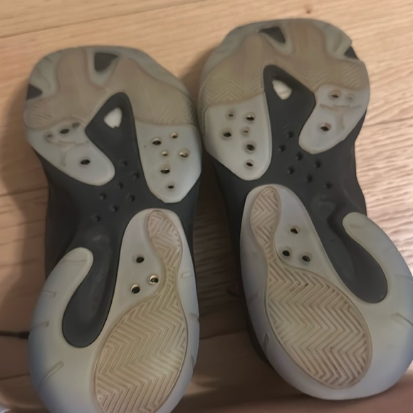 Boys Jordan 11 Retro Low - Picture 6 of 10